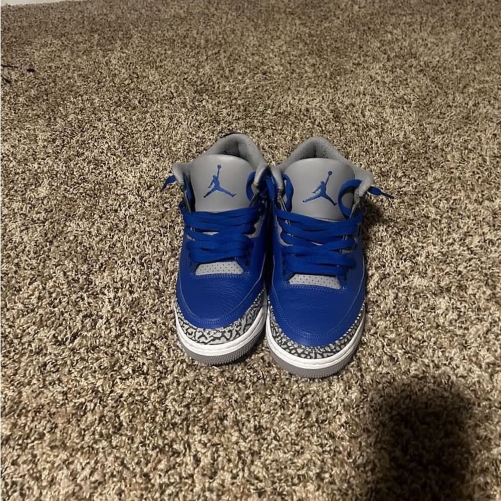 Air Jordan 3 varsity royal